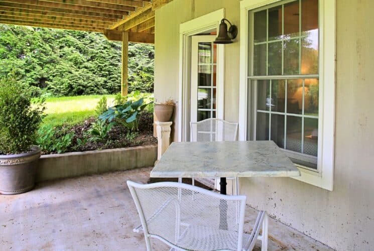 Houghtelin’s Hideaway Room